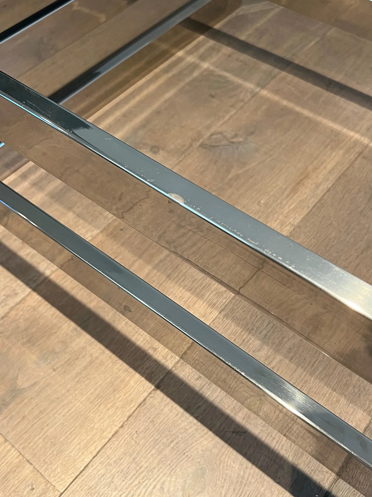 Tavolino cromato con 2 ripiani in vetro, anni '70 15