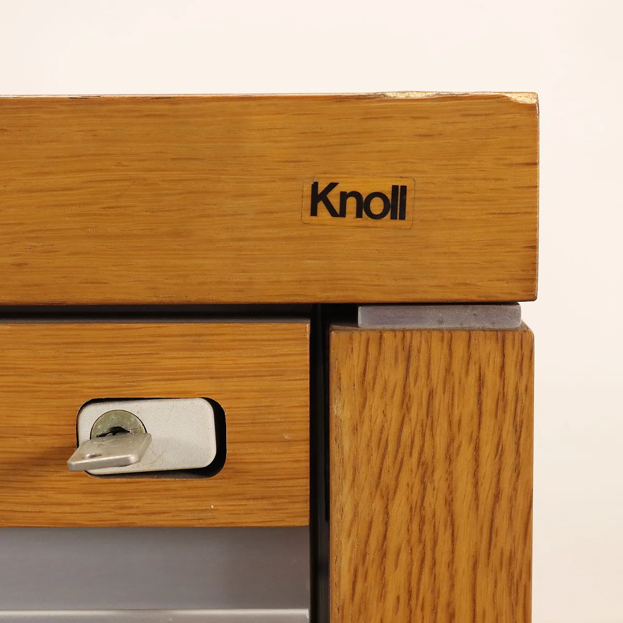Oak veneered drawer cabinet with aluminium profiles by Knoll, 1980s 3
