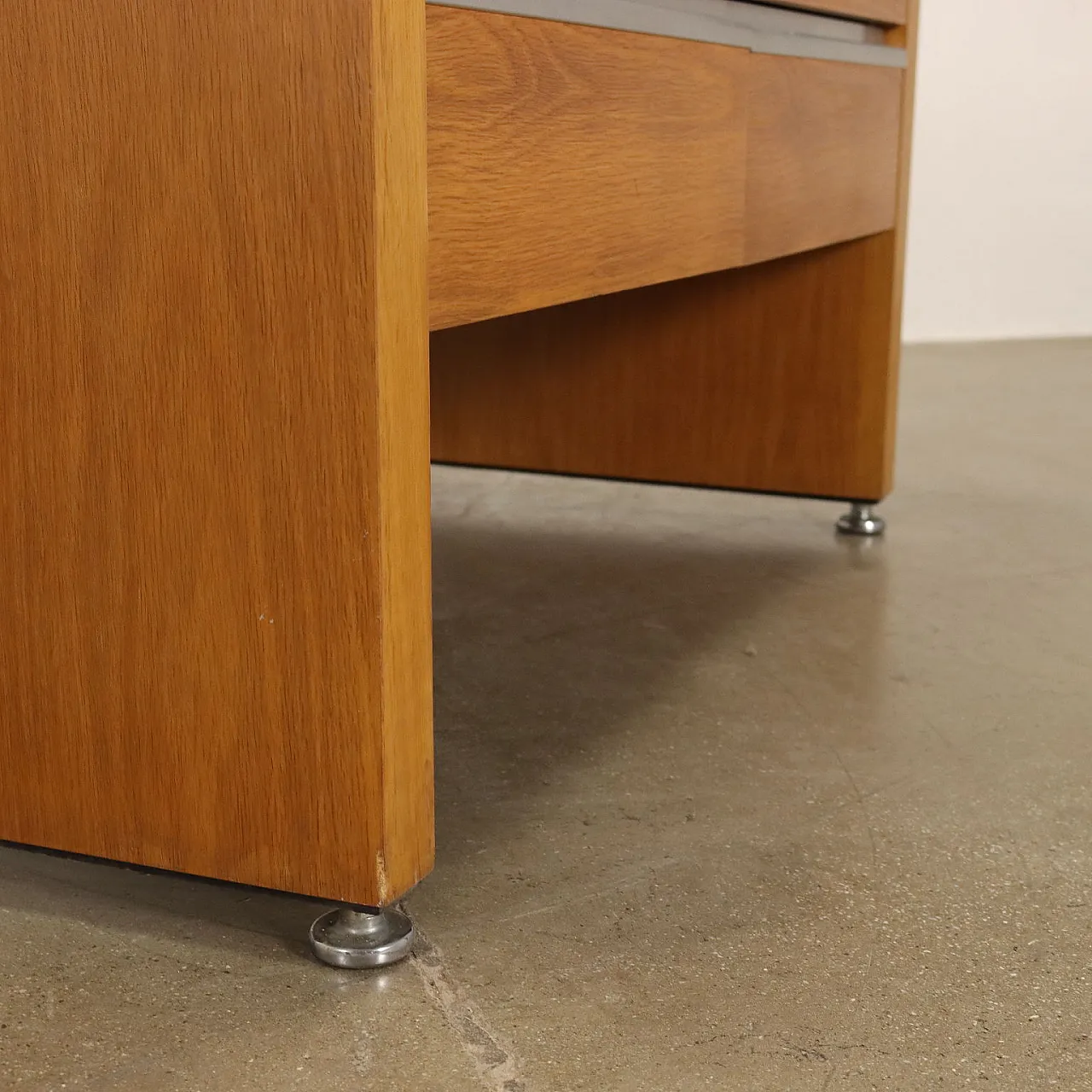 Oak veneered drawer cabinet with aluminium profiles by Knoll, 1980s 6