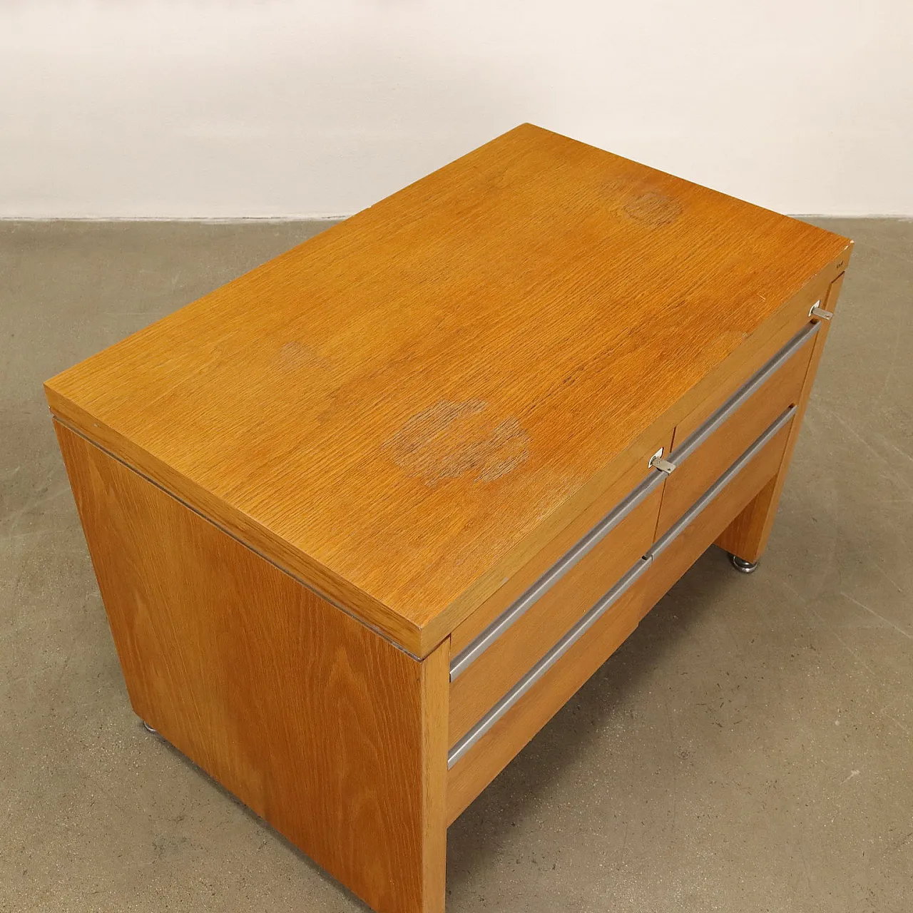Oak veneered drawer cabinet with aluminium profiles by Knoll, 1980s 7