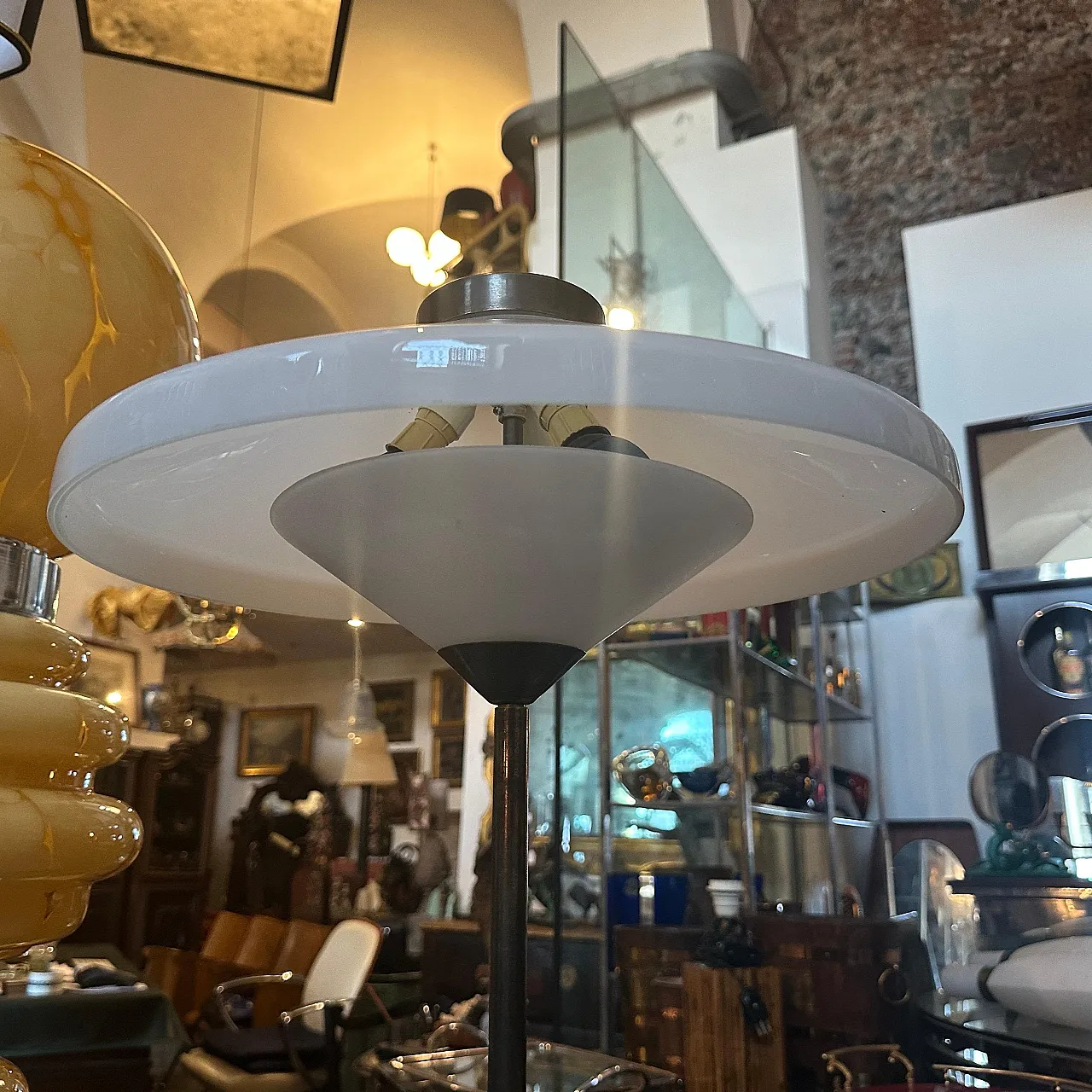 Lampada da tavolo in ottone e vetro in stile Oscar Torlasco, anni '50 13