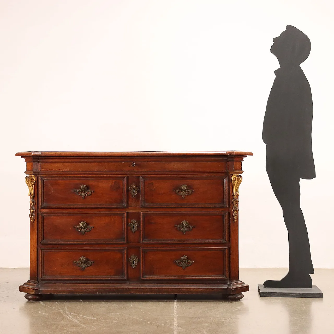 Canterano Barocco in noce e lastronato di noce, inizio '700 2