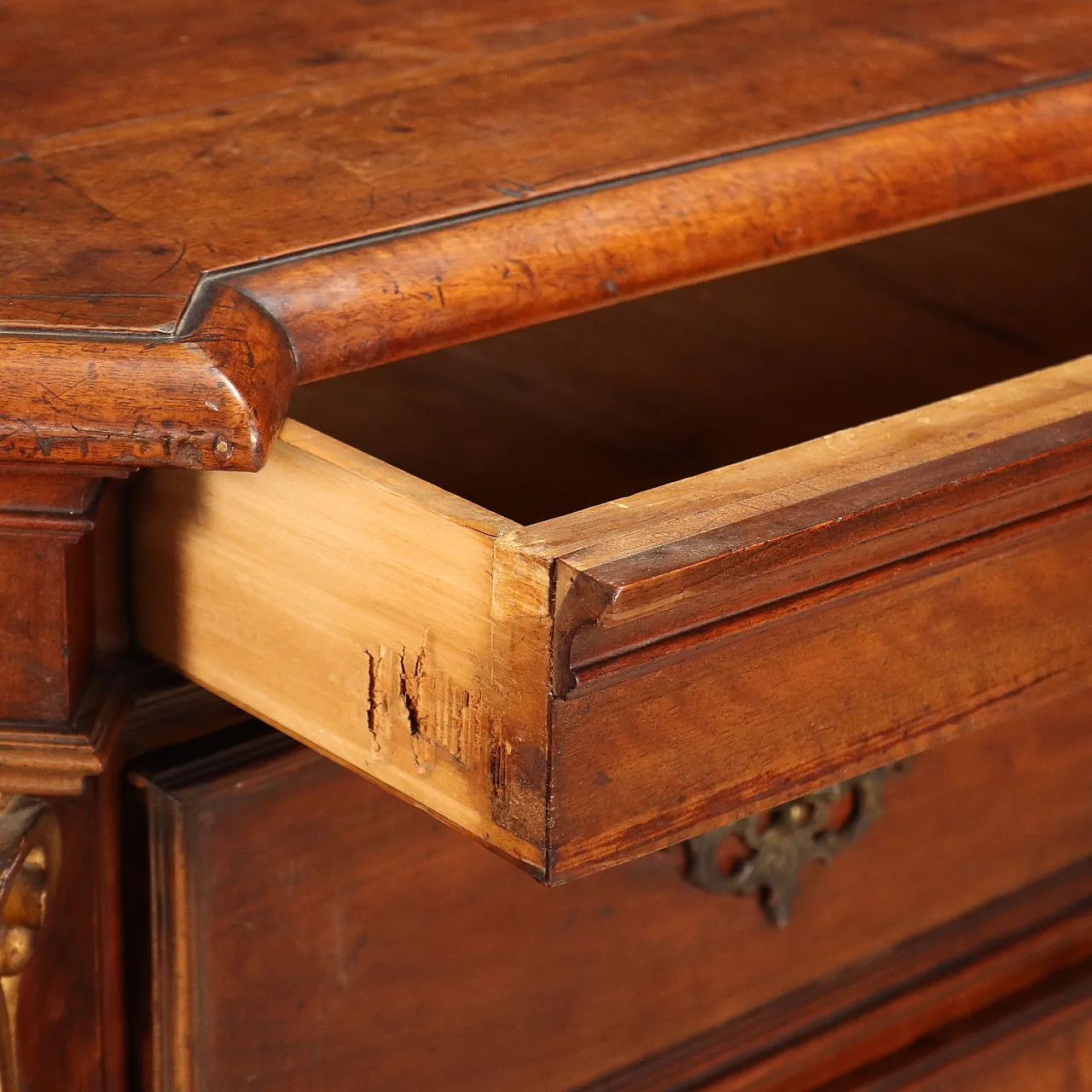 Canterano Barocco in noce e lastronato di noce, inizio '700 5