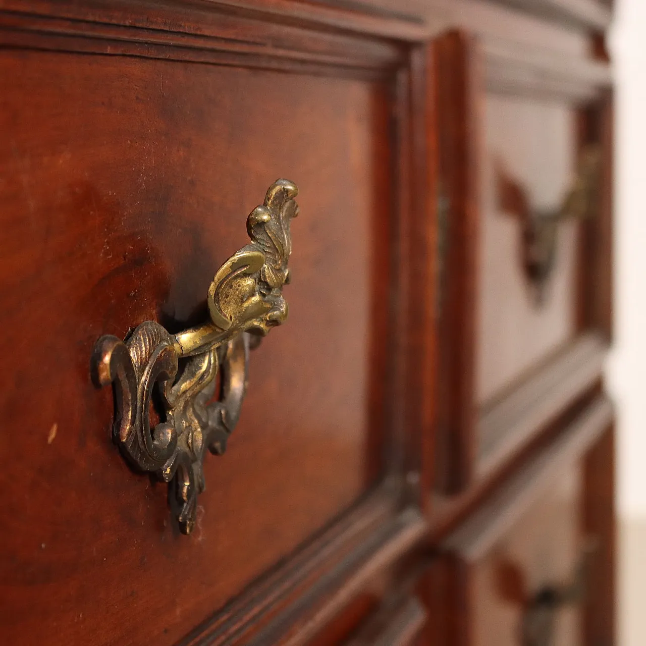 Canterano Barocco in noce e lastronato di noce, inizio '700 7