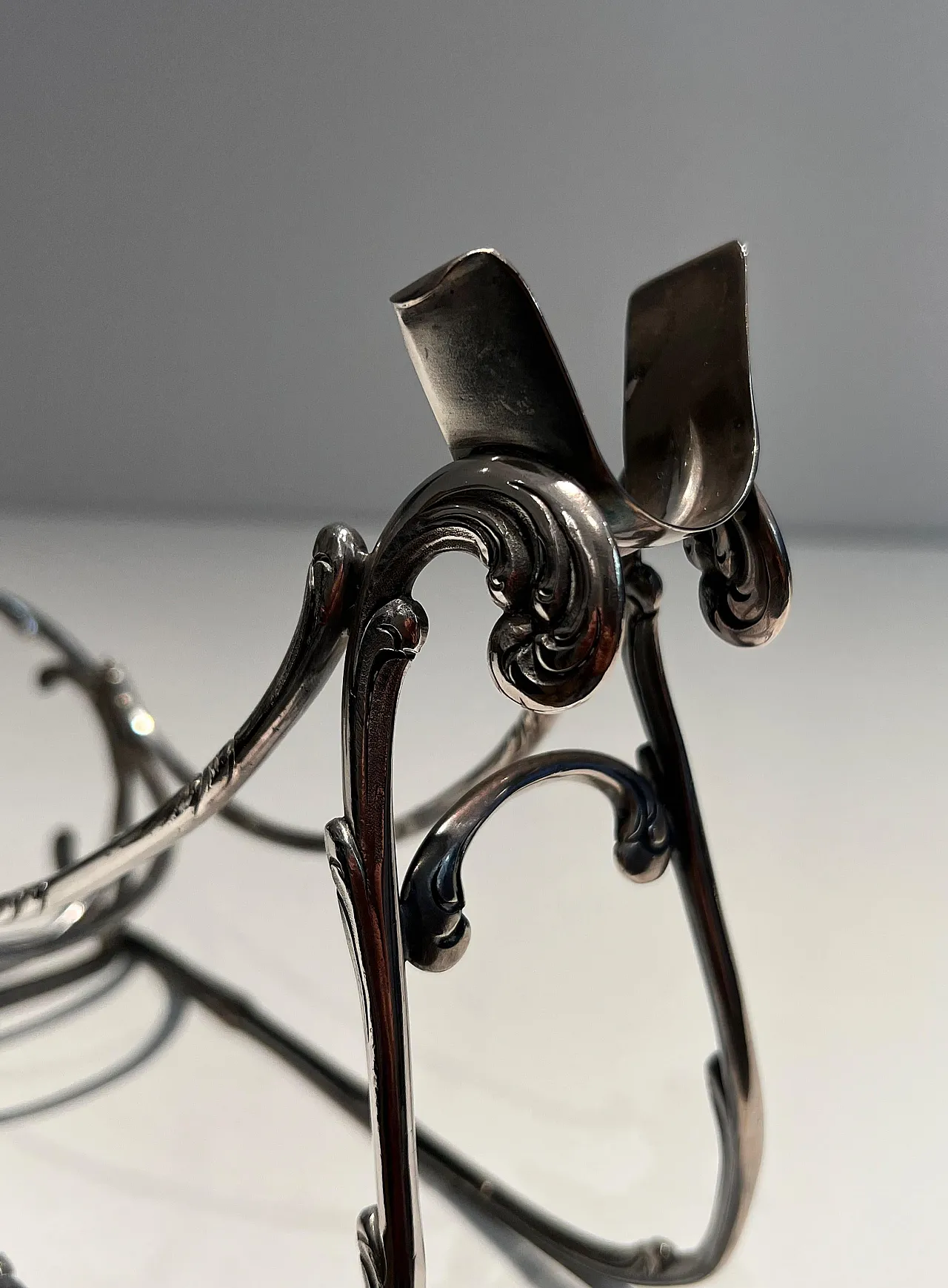 Portabottiglie a slitta in metallo argentato, anni '30 10