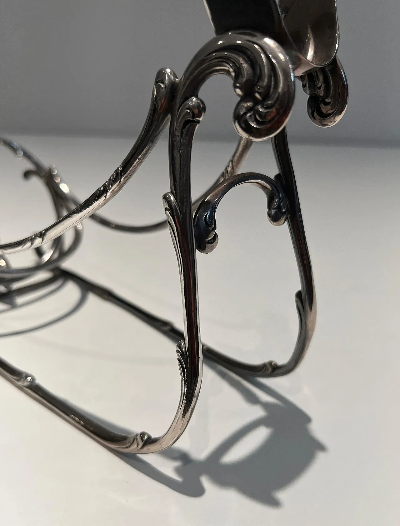 Portabottiglie a slitta in metallo argentato, anni '30 18