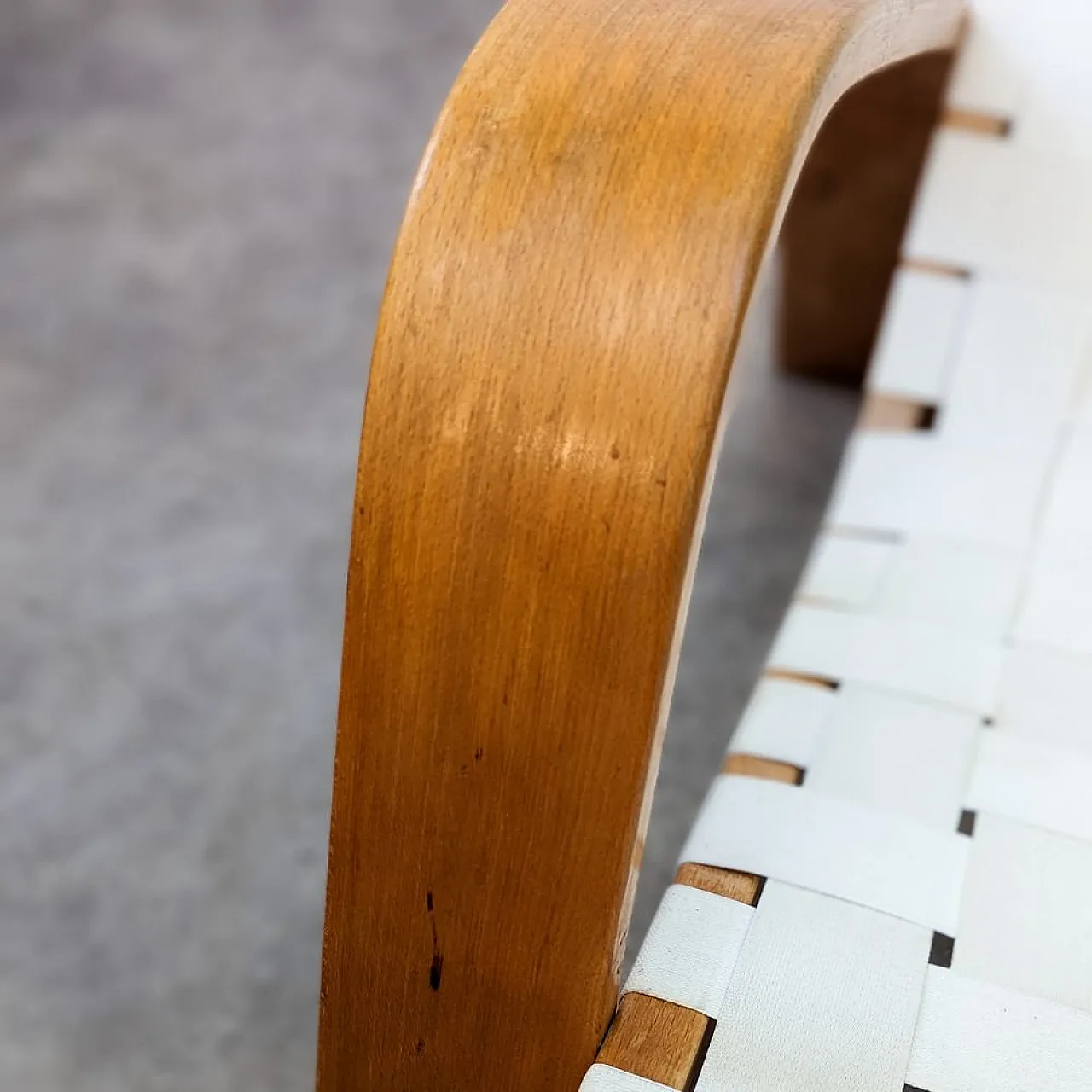 Poltrona e poggiapiedi attribuiti a Jizba di Krásná Jizba, anni '40 8