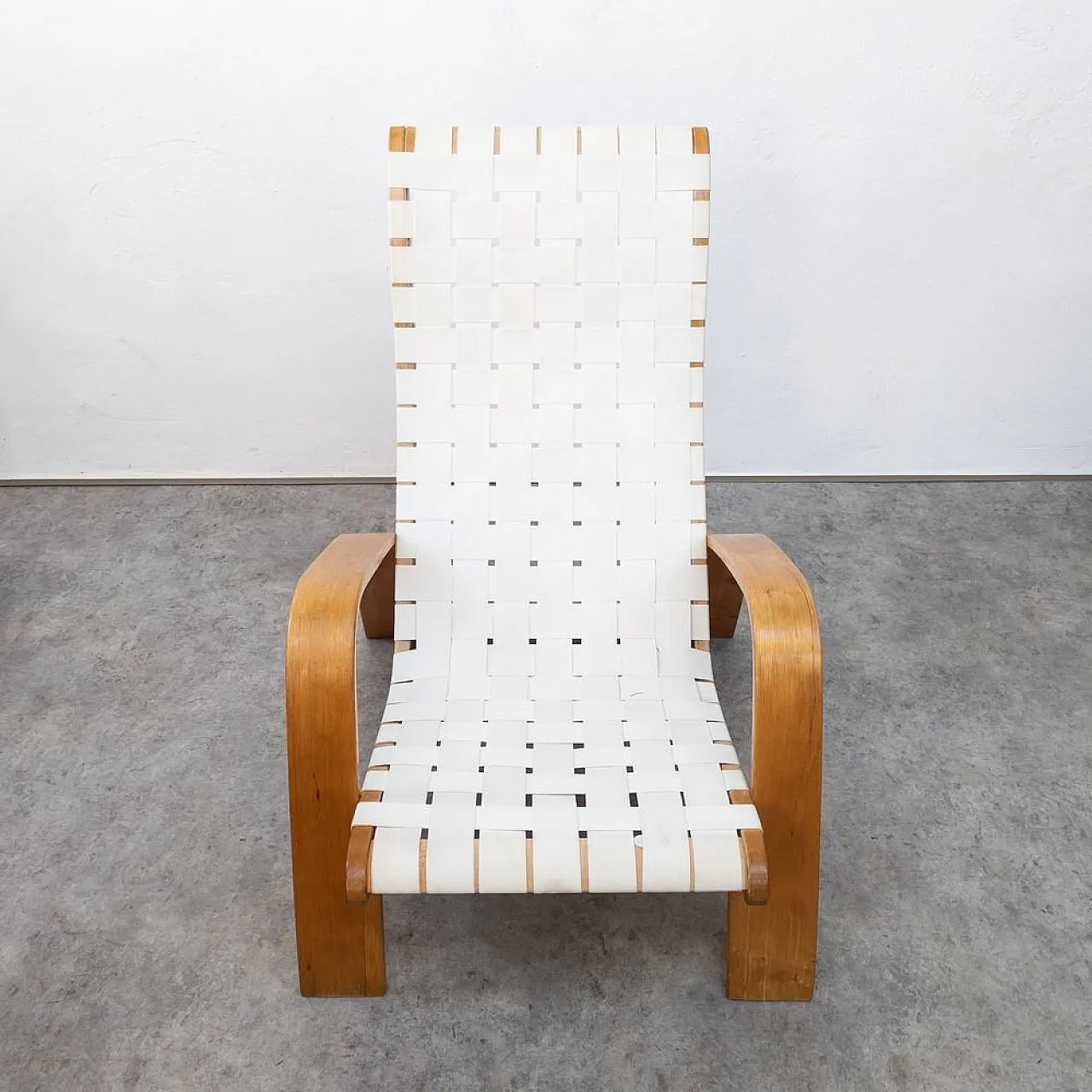 Poltrona e poggiapiedi attribuiti a Jizba di Krásná Jizba, anni '40 9