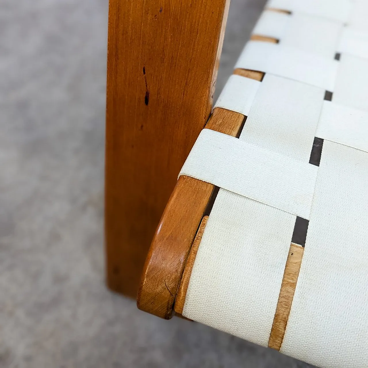 Poltrona e poggiapiedi attribuiti a Jizba di Krásná Jizba, anni '40 10