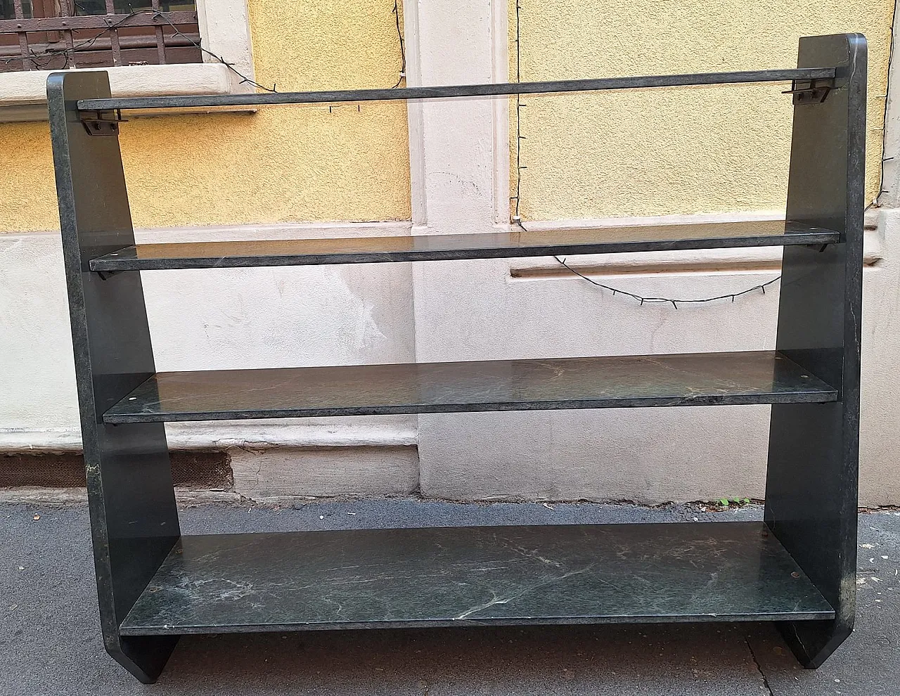 Libreria da terra in marmo verde Alpi, anni '70 1