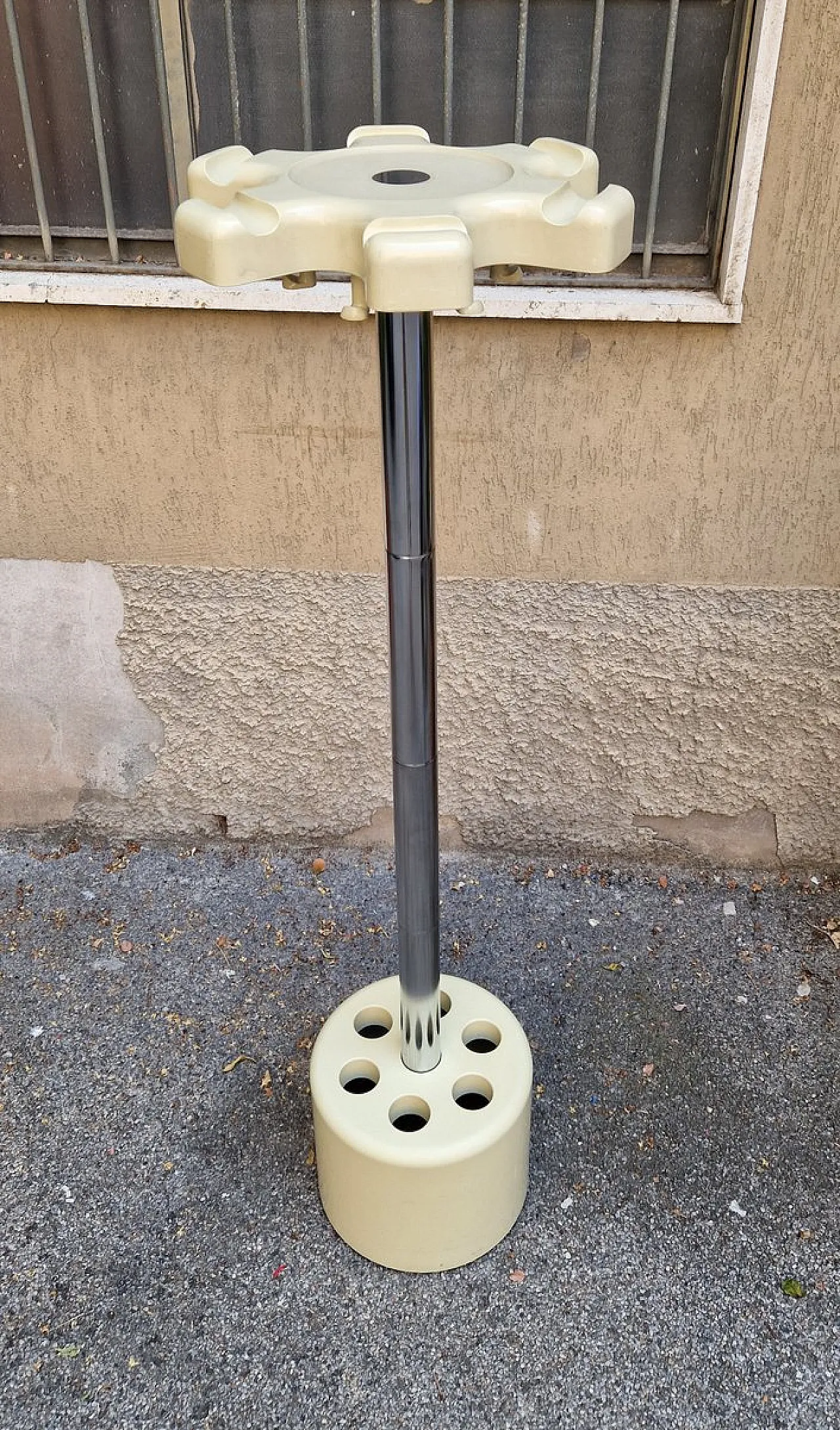 Appendiabiti modello Vip beige di Roberto Lucchi e Paolo Orlandini per Velca, anni '70 3