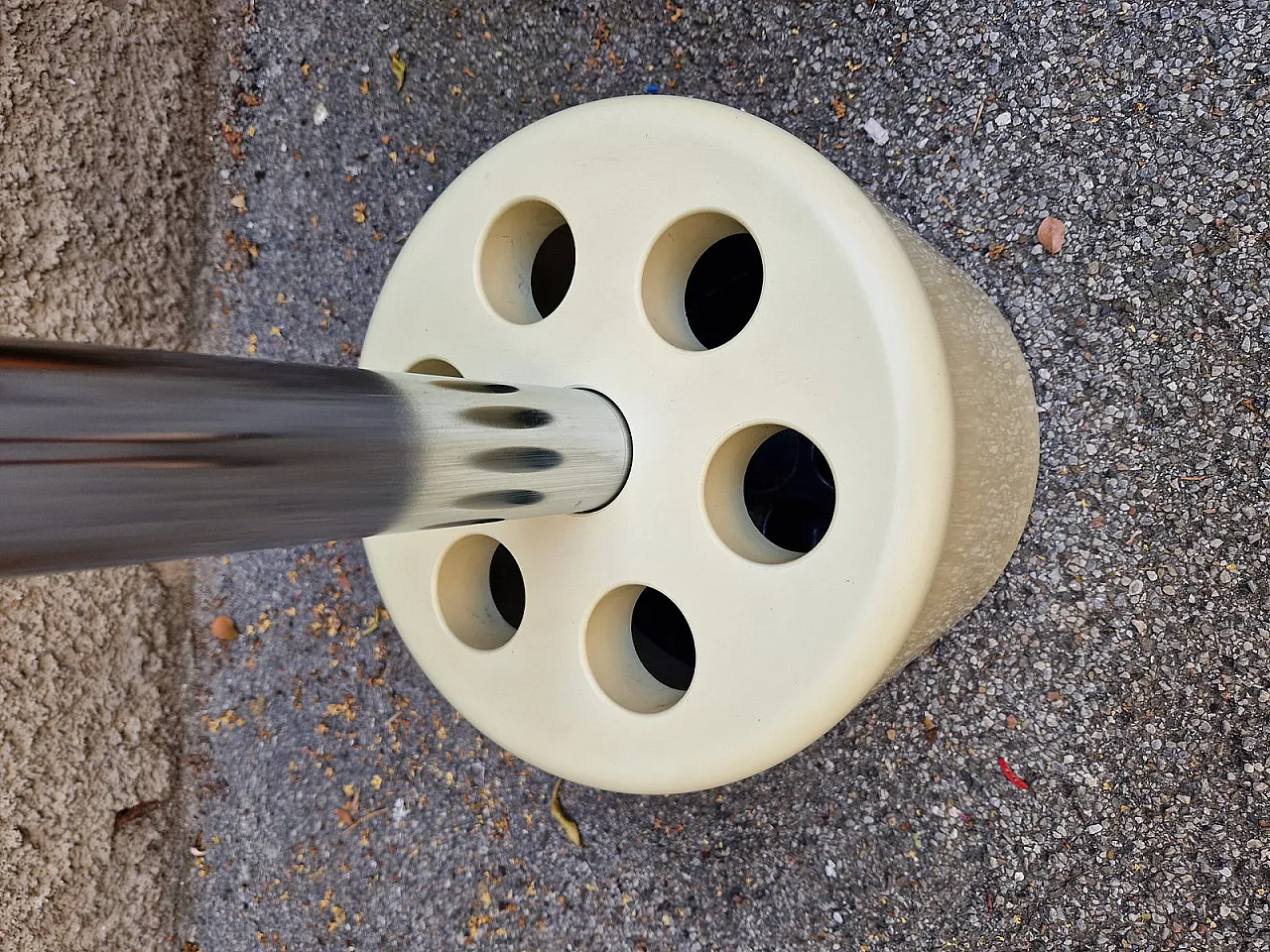 Appendiabiti modello Vip beige di Roberto Lucchi e Paolo Orlandini per Velca, anni '70 5