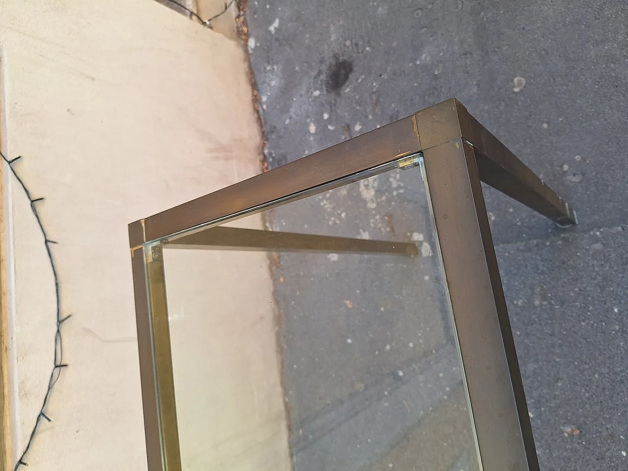 Consolle in ottone a sezione quadrata con ripiano in vetro, anni '50 4