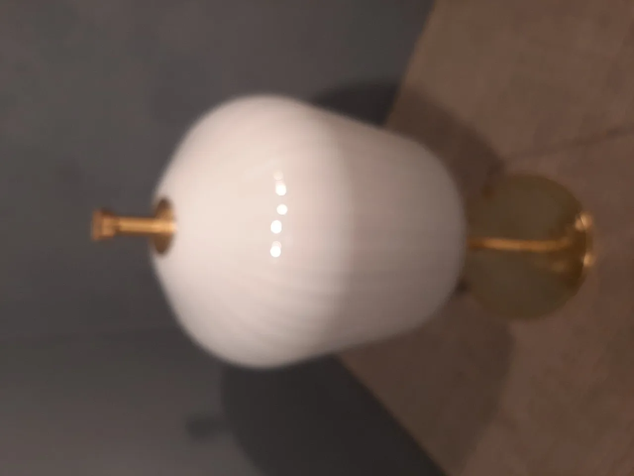 Lampada in ottone satinato e vetro lattiginoso a coste, anni 2000 12