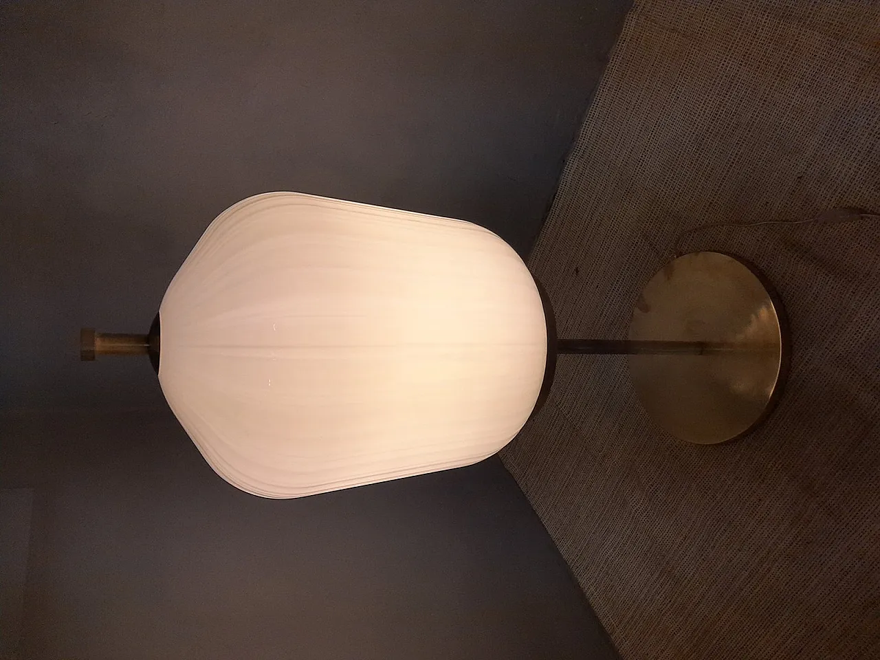 Lampada in ottone satinato e vetro lattiginoso a coste, anni 2000 15