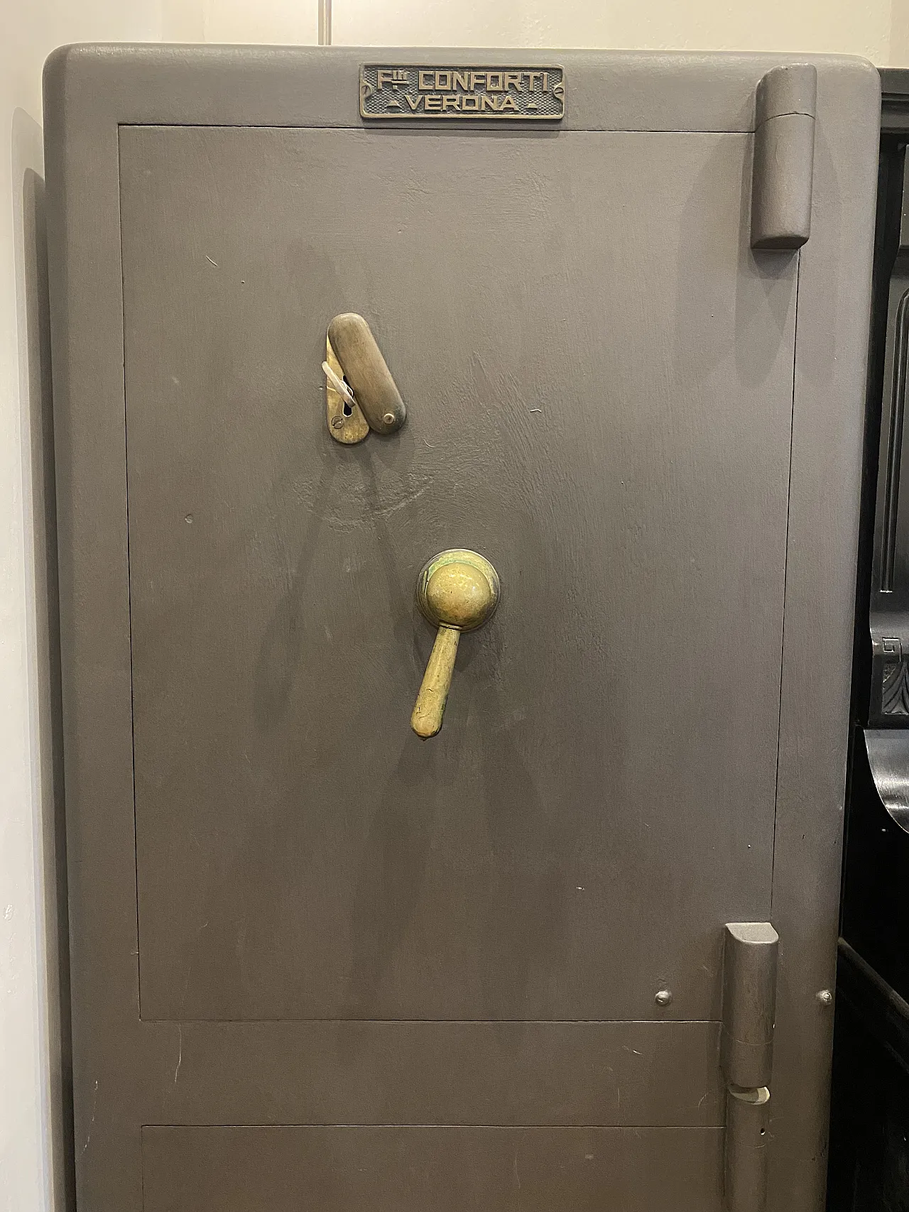 Safe by Conforti, 40s 2