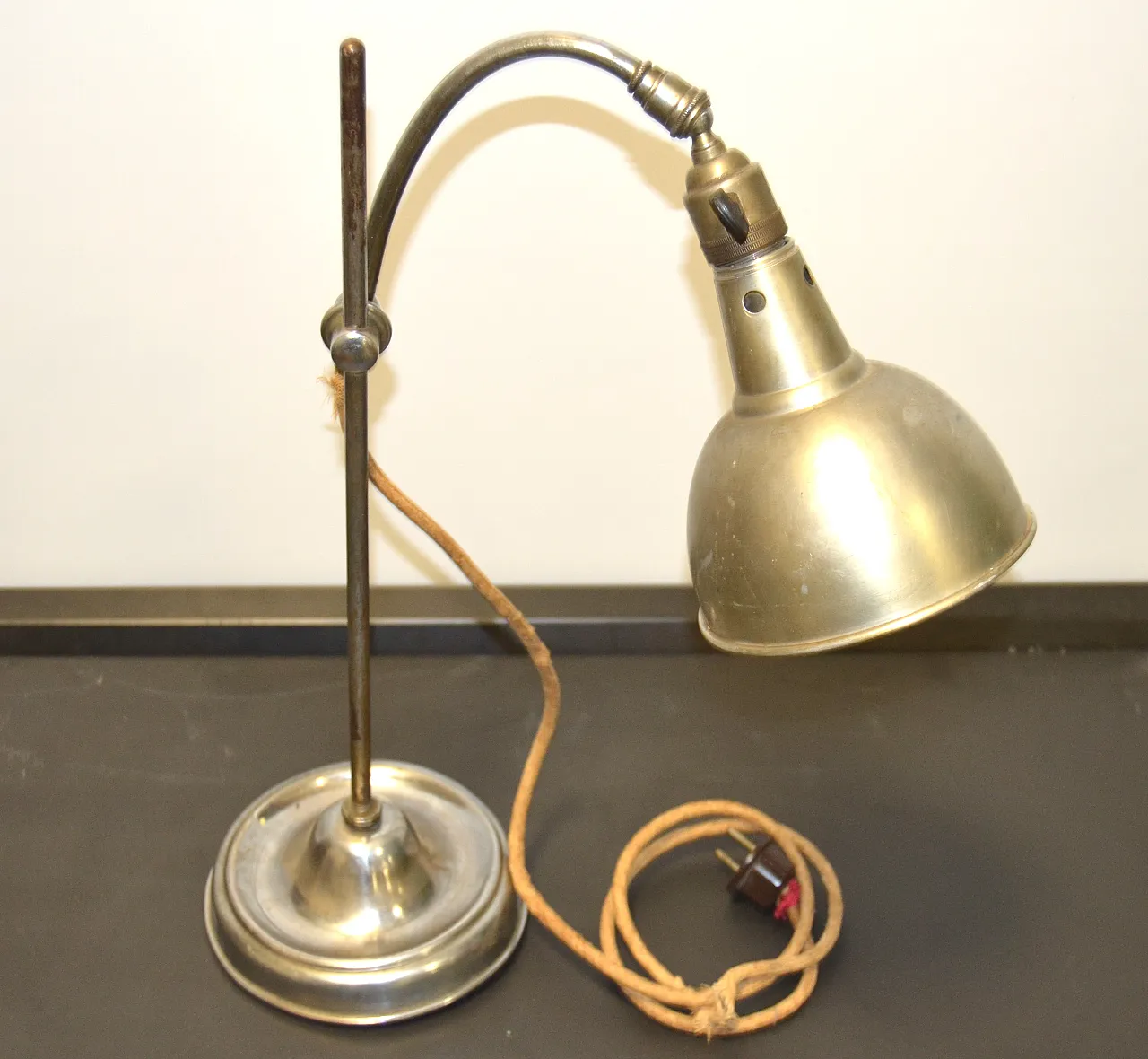 Lampada industriale da tavolo, primi '900 3