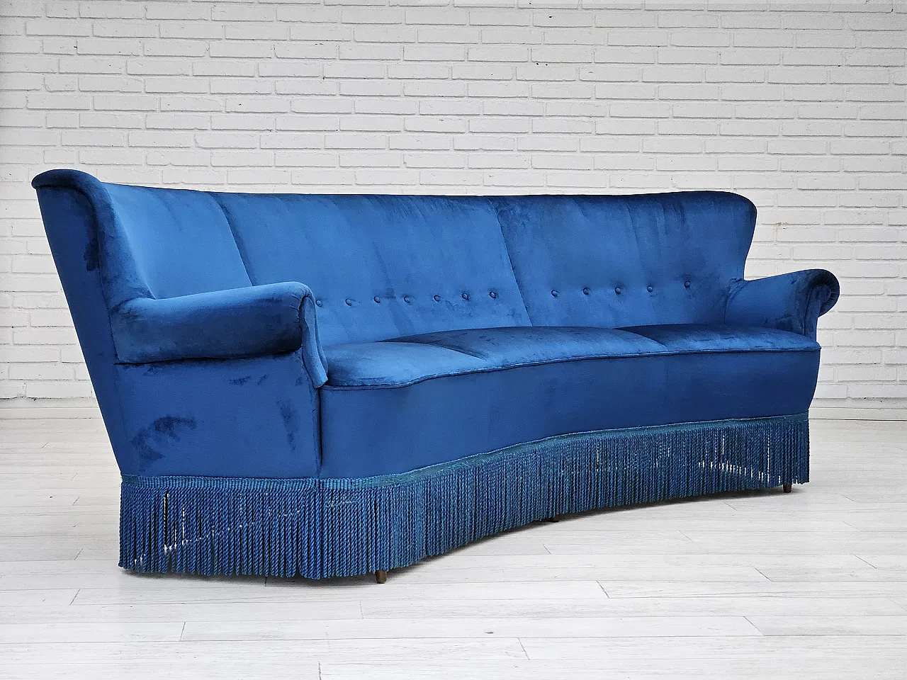Danish 3-seater curved sofa blue velour and beech wood, 60s 1
