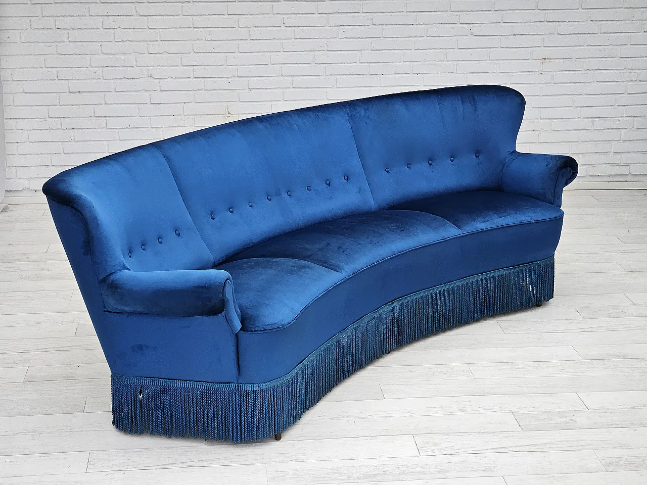 Danish 3-seater curved sofa blue velour and beech wood, 60s 3