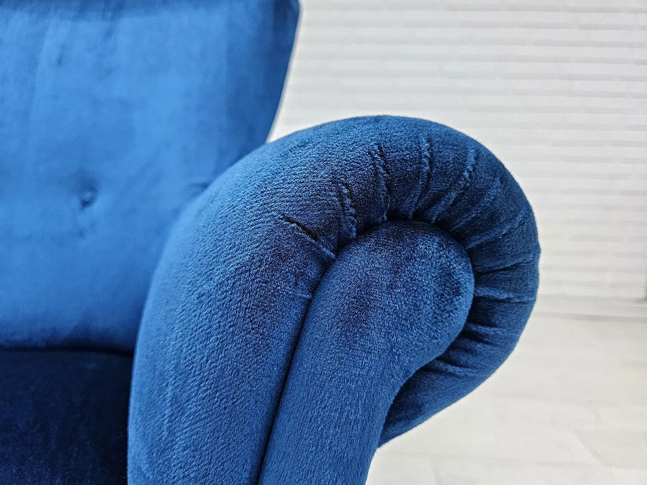 Danish 3-seater curved sofa blue velour and beech wood, 60s 6