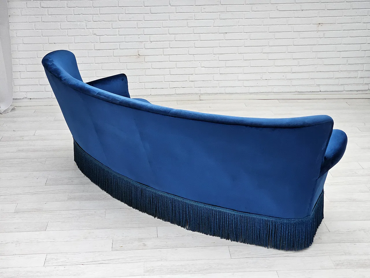 Danish 3-seater curved sofa blue velour and beech wood, 60s 11