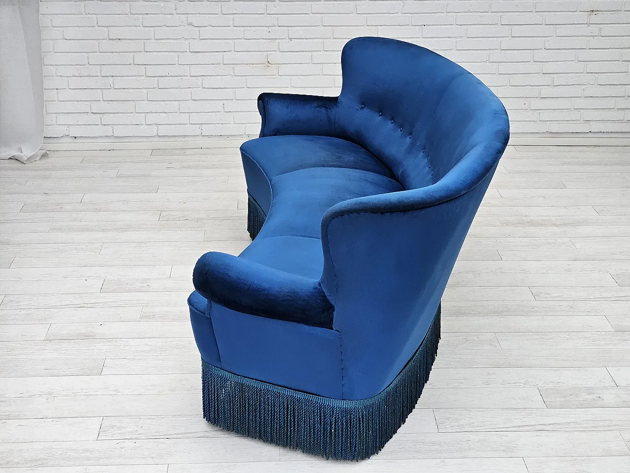 Danish 3-seater curved sofa blue velour and beech wood, 60s 15