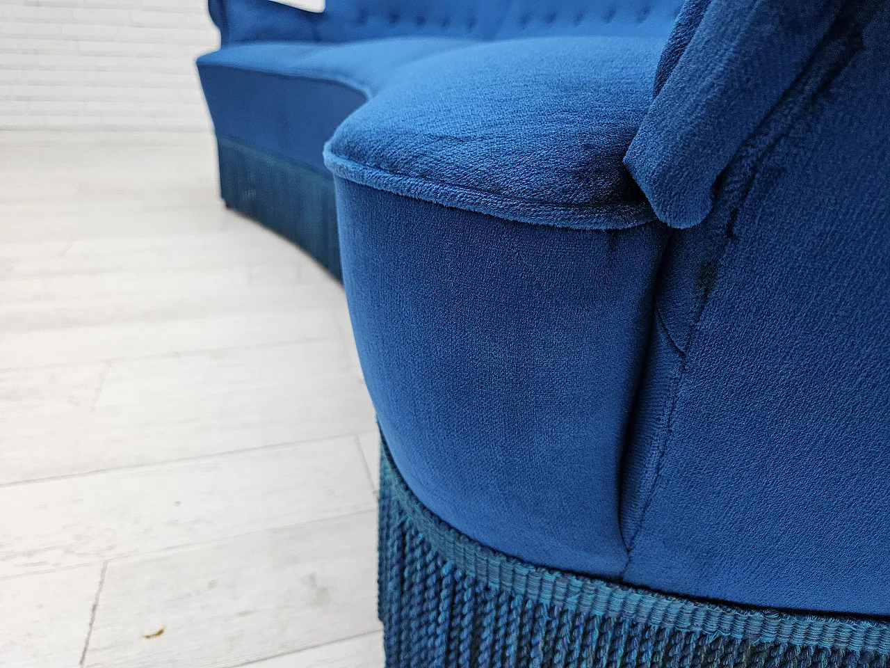 Danish 3-seater curved sofa blue velour and beech wood, 60s 16
