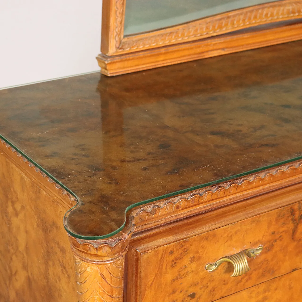 Comò con specchio e cassetti impiallicciato in radica, anni '50 5