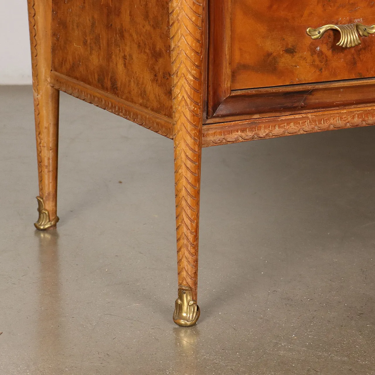 Comò con specchio e cassetti impiallicciato in radica, anni '50 8