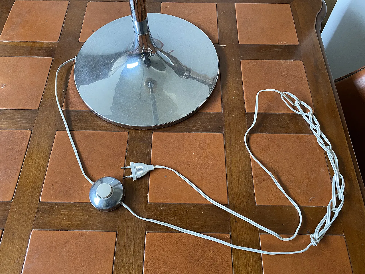 Piantana Studio 6G Harvey Guzzini, bianco e beige, anni 60 2