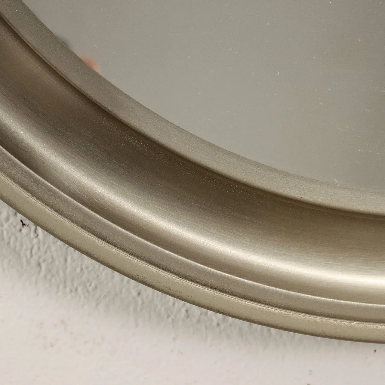 Specchio da parete rotondo in metallo cromato, anni '60 4