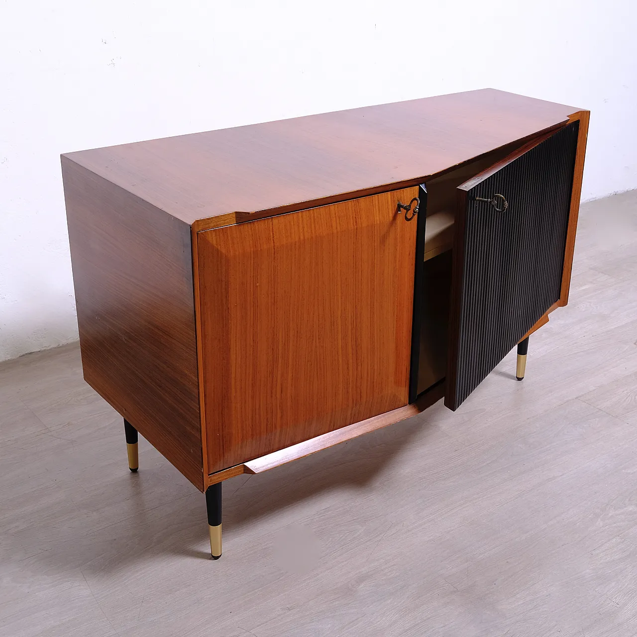 Wood TV stand cabinet attributed to Vittorio Dassi, 1960s 37