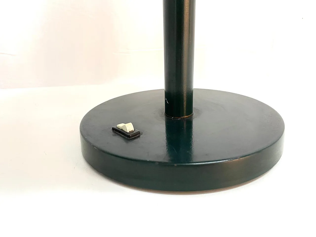 Feature table lamp 1940s 6