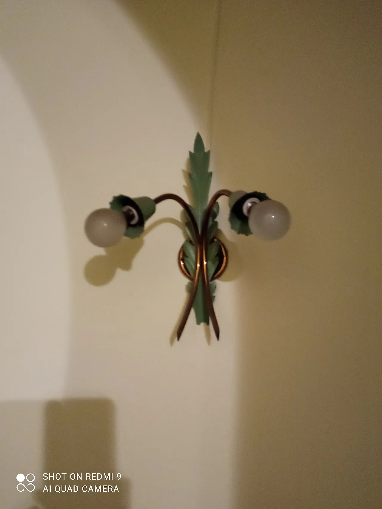 3 appliques in ottone, anni '60 4