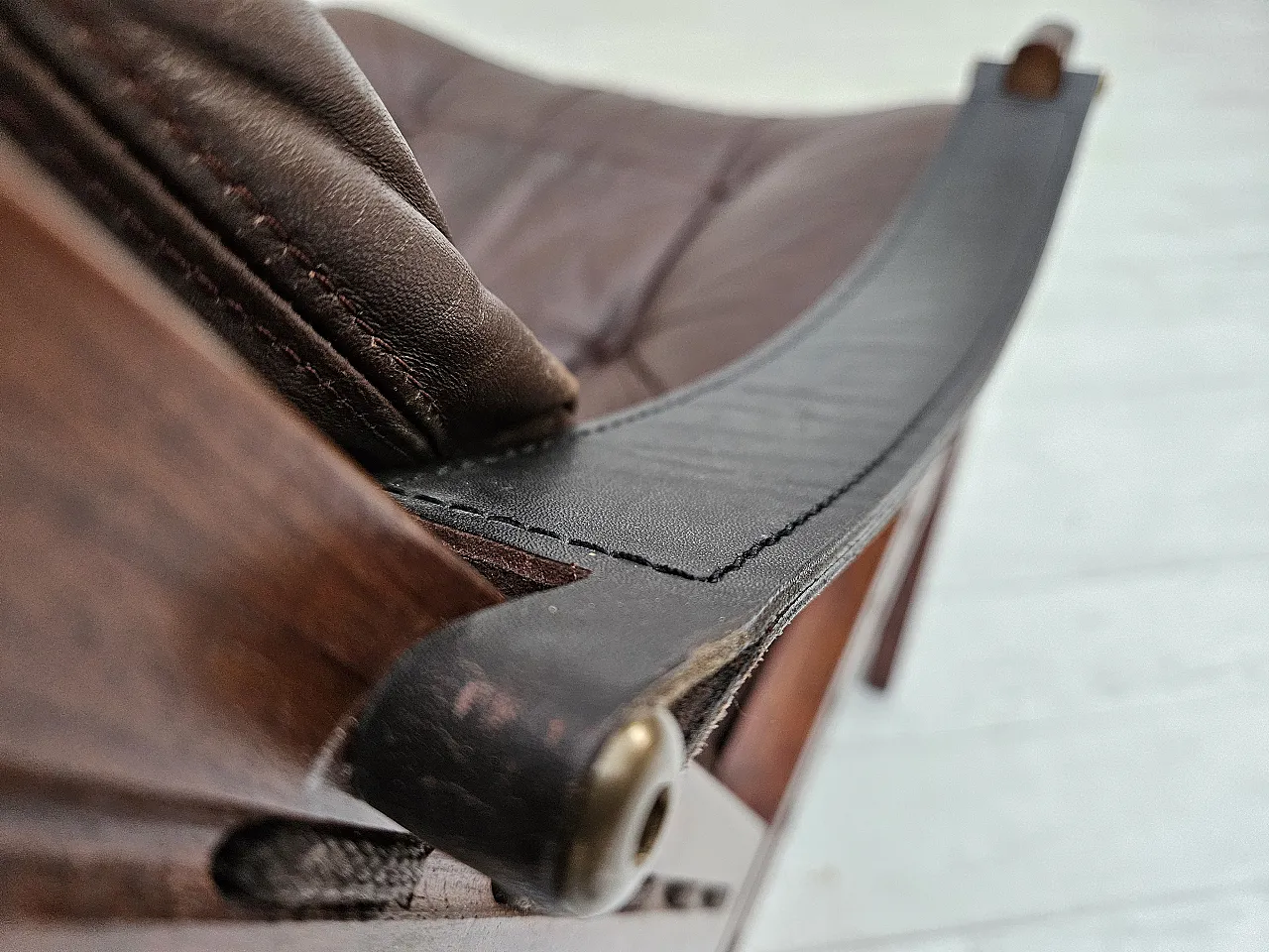 Sedia norvegese di Torbjørn Afdal, "Hunter" in pelle, anni '70 12