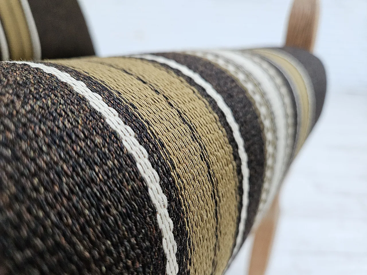 Poltrona danese, lana, legno di quercia, anni '70 4