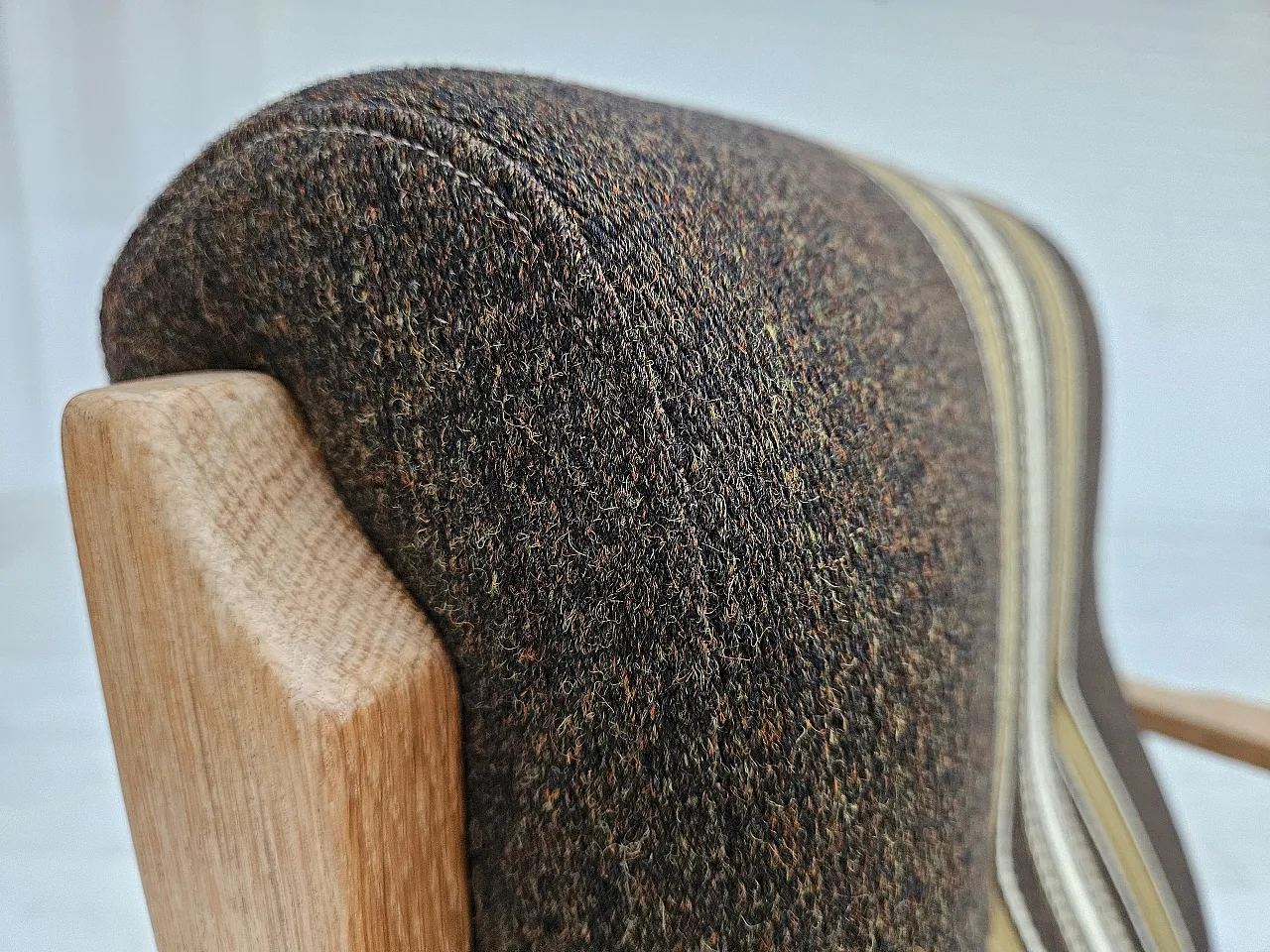 Poltrona danese, lana, legno di quercia, anni '70 5