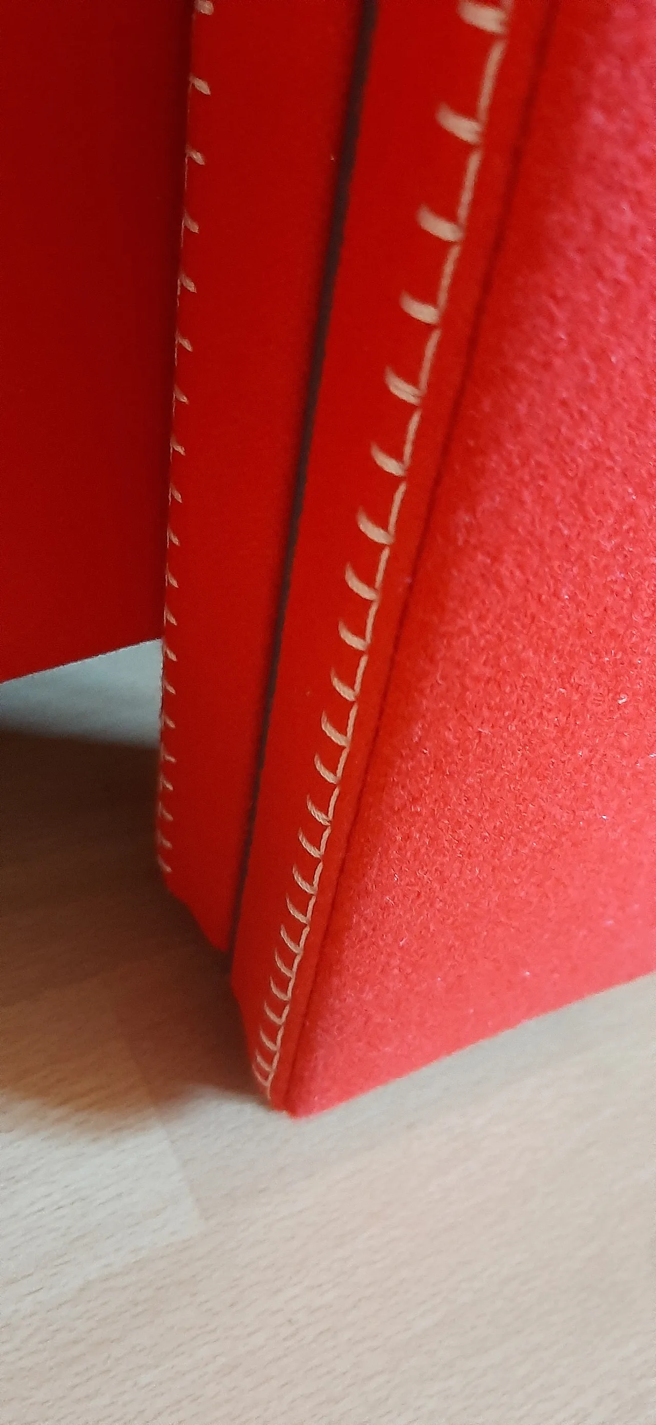 Coppia di poltrone Utrecht di Cassina in lana rossa, 2000 11