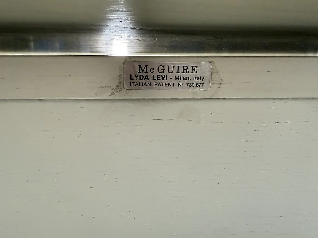 Consolle in legno laccato bianco e pelle di McGuire, anni '70 17