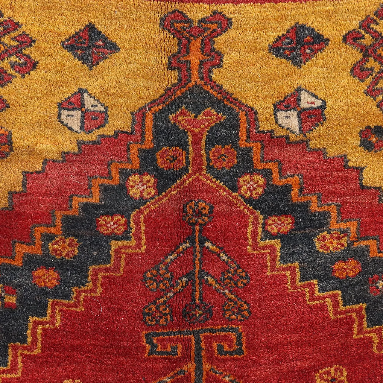 Large knot Jorun rug in red and yellow wool 4