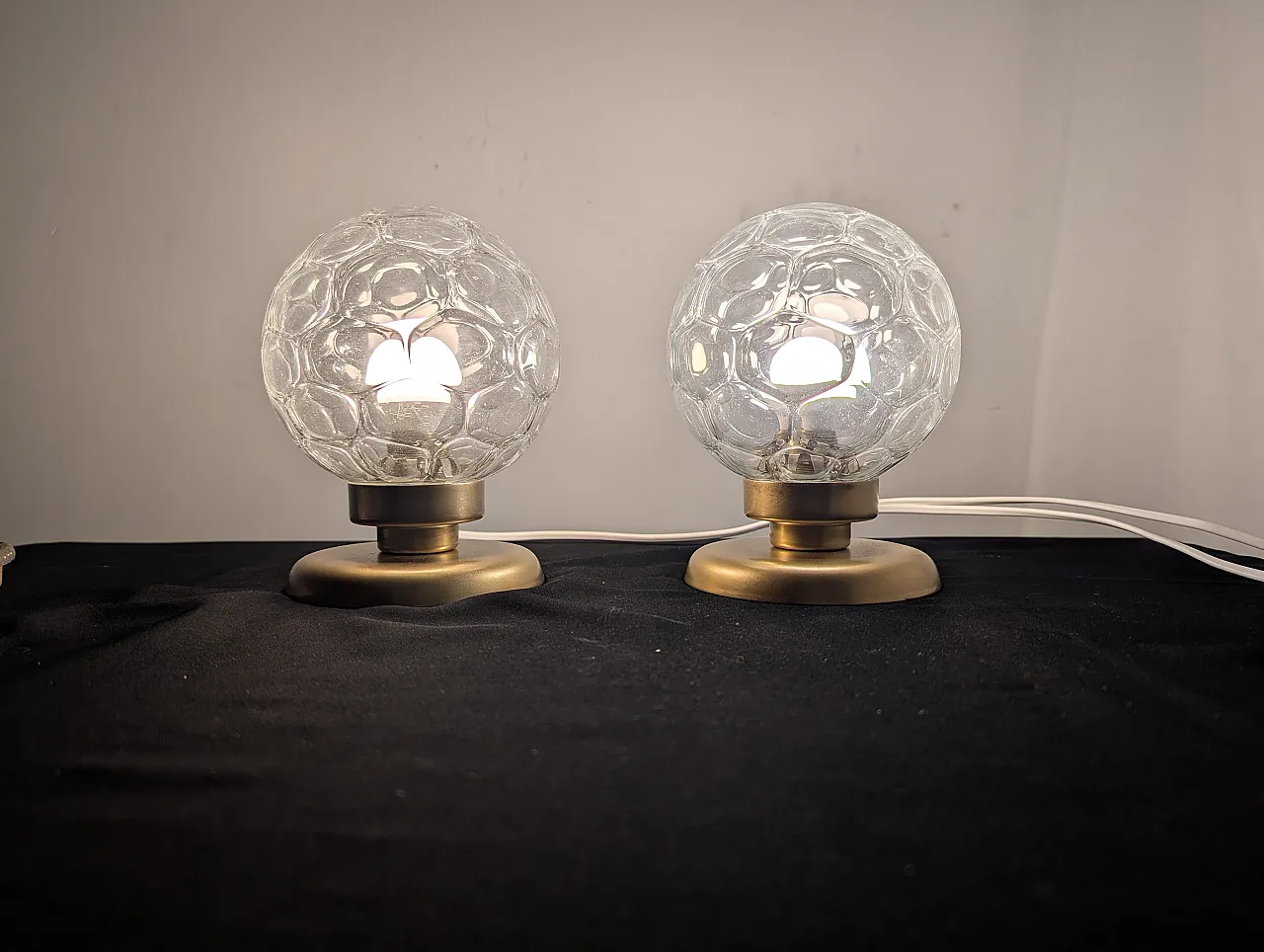Pair of brass table lamps and 70s blown glass 7