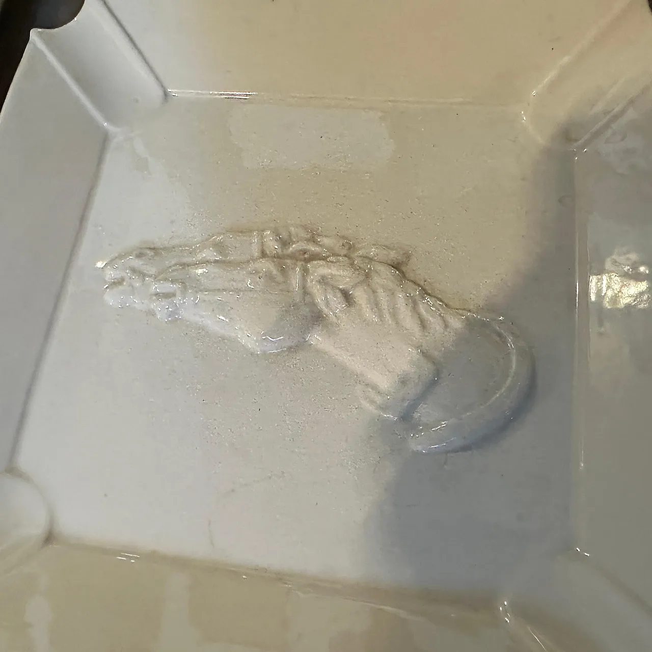 Pair of porcelain ashtrays by Gucci Florence, 1980s 4