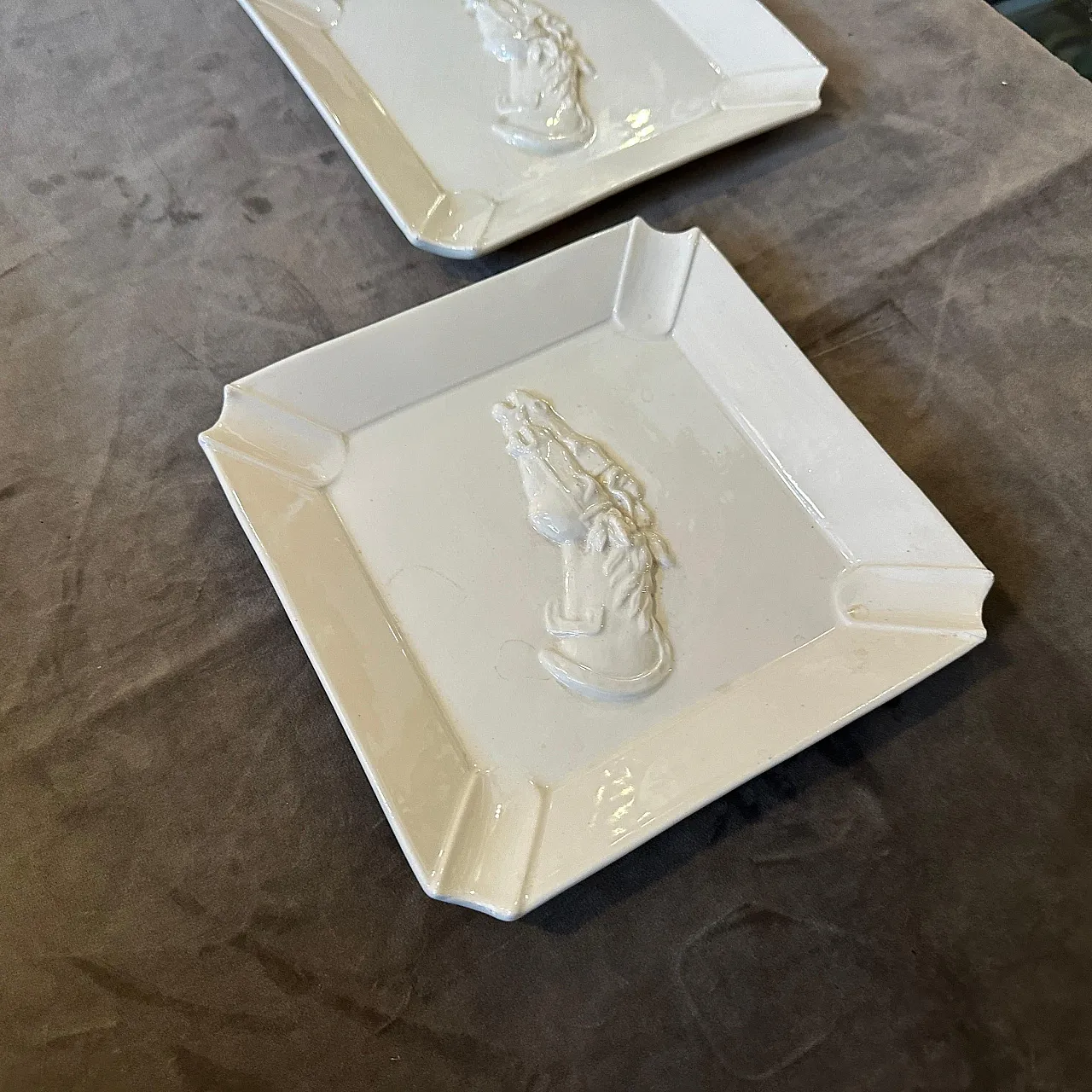 Pair of porcelain ashtrays by Gucci Florence, 1980s 6