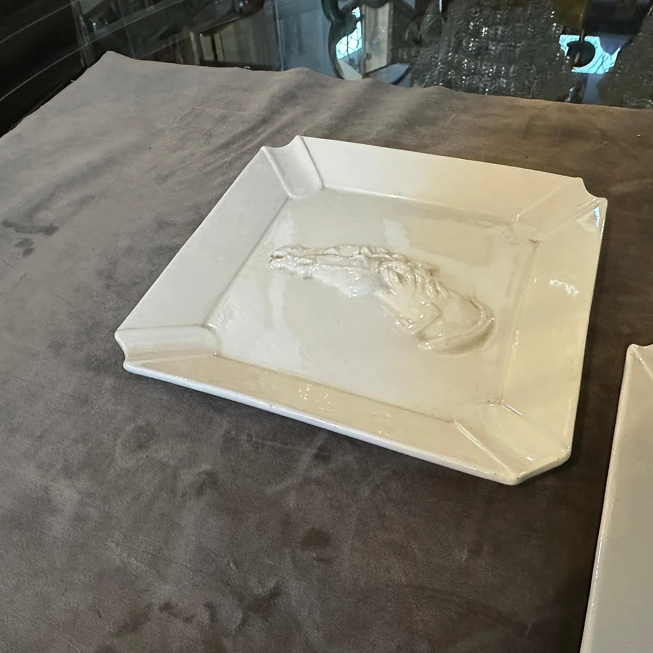 Pair of porcelain ashtrays by Gucci Florence, 1980s 8