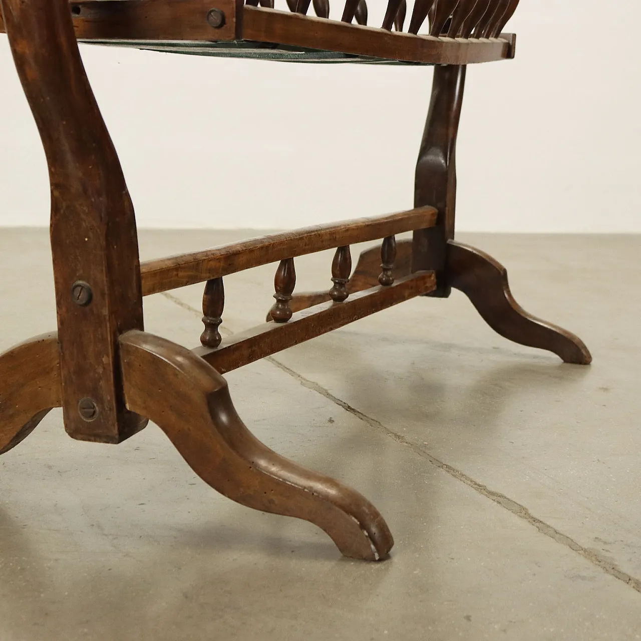 Culla in faggio decorata con testa di cigno, inizio '900 7