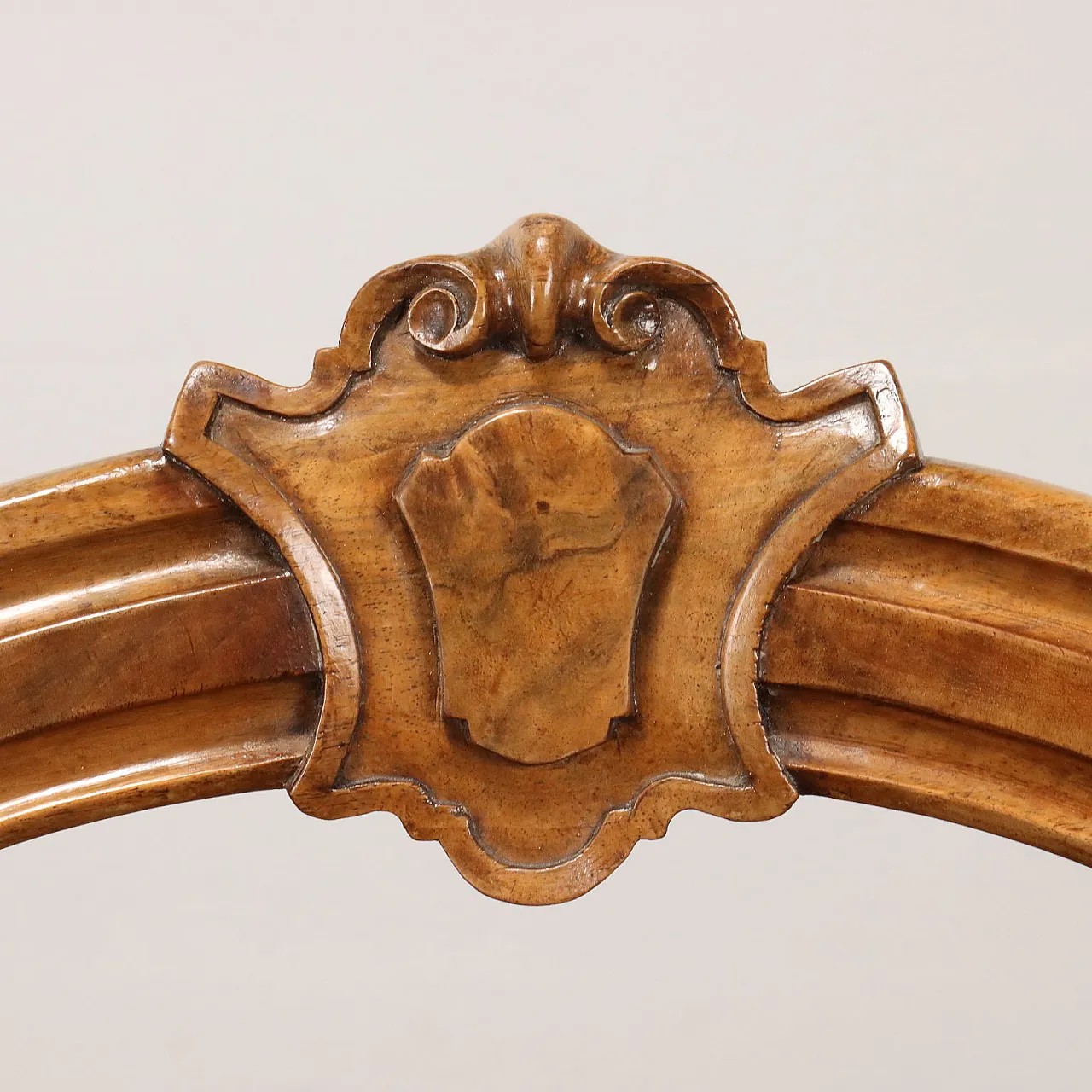 6 Sedie in noce intagliato e sedute imbottite, '800 5