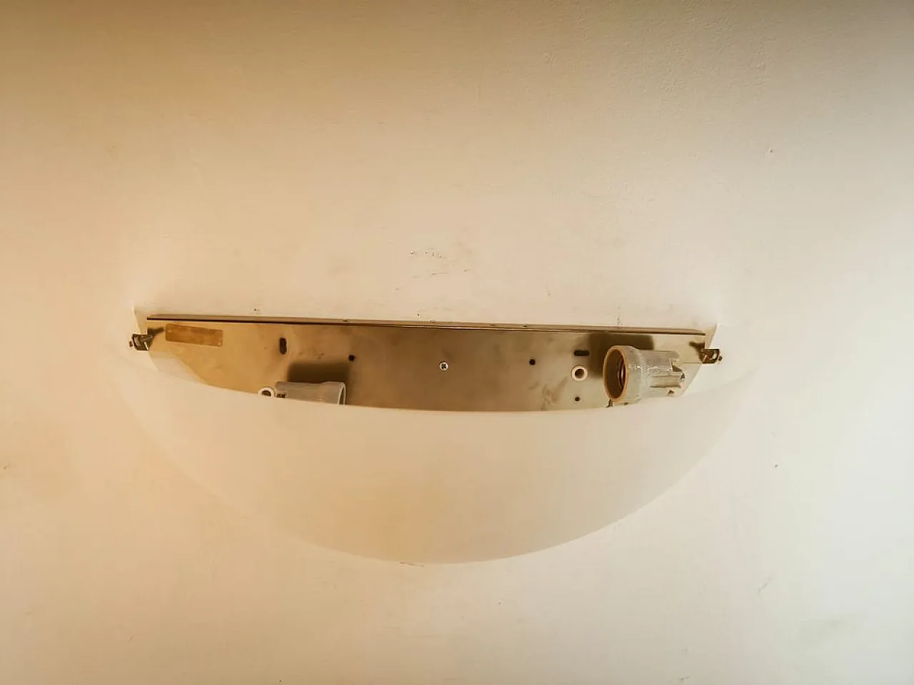 Lampada da parete Victoria in vetro, anni '90 5