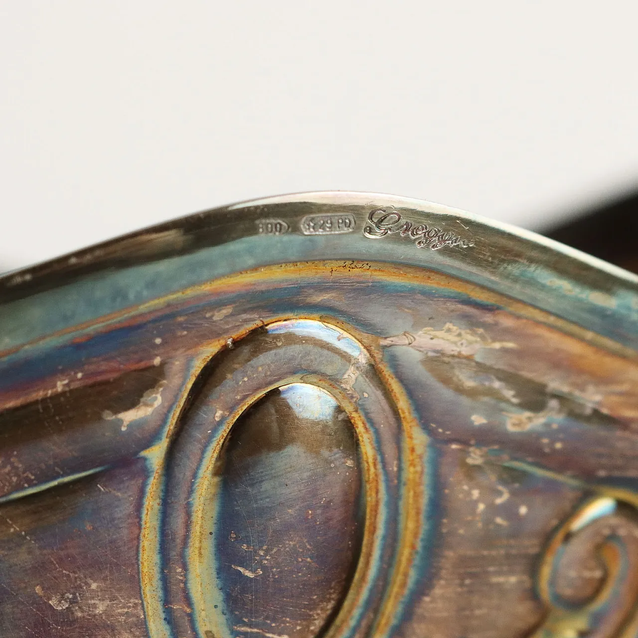 Centerpiece in embossed and bead-blasted silver 6