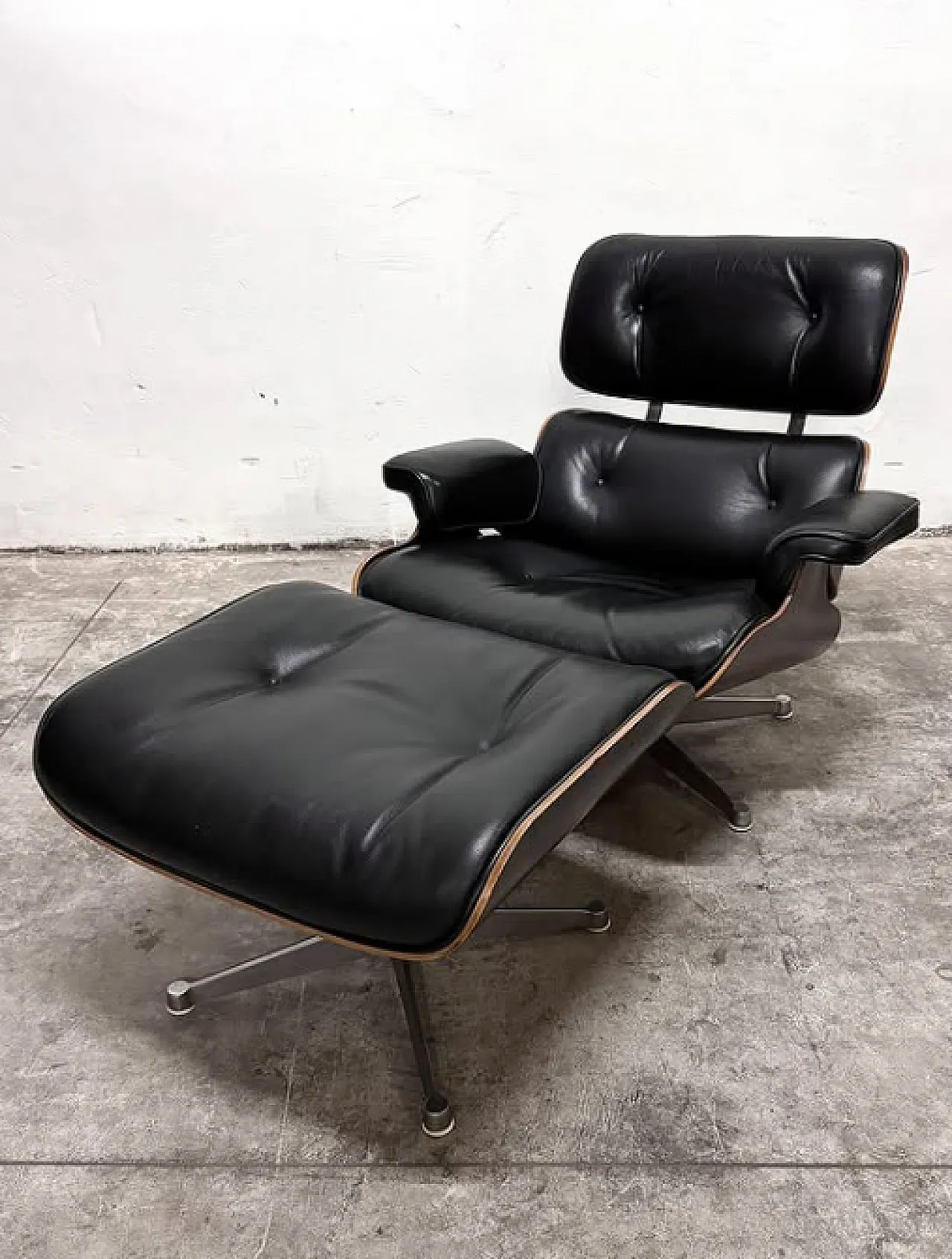 Lounge Chair & Ottoman di C. e R. Eames per Herman Miller, anni '70 5