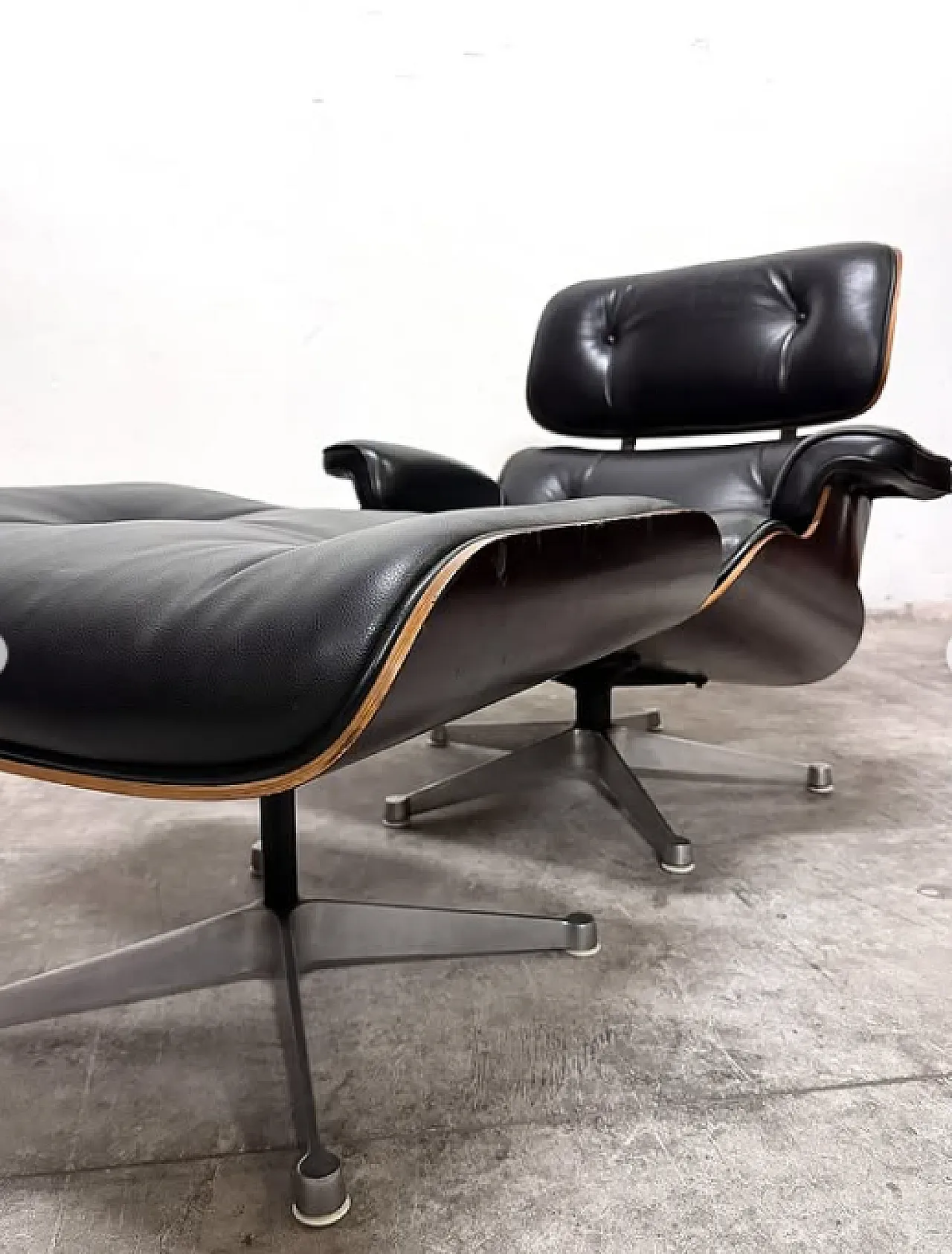 Lounge Chair & Ottoman di C. e R. Eames per Herman Miller, anni '70 9